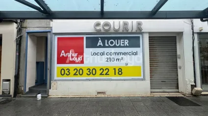 Location local commercial Boulogne-sur-Mer centre surface de 210 m² en rue piétonne - Offre immobilière - Arthur Loyd