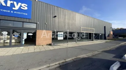 Location local commercial à Sin-le-Noble avec parking et grande visibilité - Offre immobilière - Arthur Loyd
