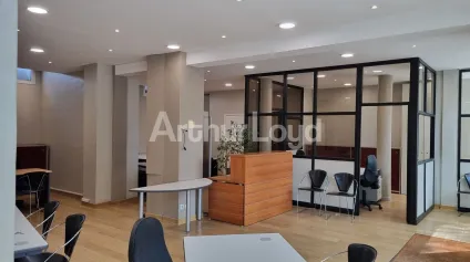 Local commercial à louer Dunkerque centre ville avec grande vitrine et logement - Offre immobilière - Arthur Loyd