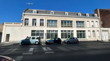 Cellule commerciale à louer à Cambrai centre avec large façade lumineuse - Offre immobilière - Arthur Loyd