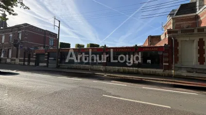 Location local commercial Douai visibilité optimale et accès livraison - Offre immobilière - Arthur Loyd