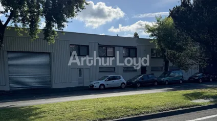 Entrepôt avec bureaux à vendre ou à louer à Roubaix accès rapide rocade - Offre immobilière - Arthur Loyd