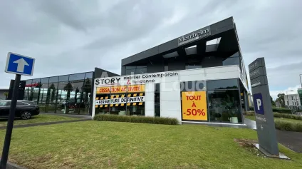 Location local commercial Valenciennes visibilité exceptionnelle de 580 m² - Offre immobilière - Arthur Loyd