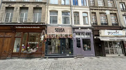 Location local commercial à Valenciennes rue piétonne avec belle vitrine - Offre immobilière - Arthur Loyd