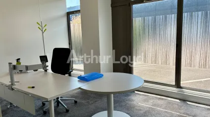 Bureaux à vendre ou à louer à La Chapelle-d'Armentières climatisés et prêts à l'emploi - Offre immobilière - Arthur Loyd