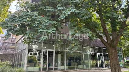 Bureaux indépendants à vendre ou à louer à Lille - Plateau de caractère sur 2 niveaux avec grands volumes - Offre immobilière - Arthur Loyd