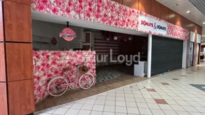 Location local commercial Vendin-le-Vieil dans galerie marchande à fort passage - Offre immobilière - Arthur Loyd