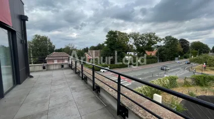 Bureaux à louer ou à vendre à Villeneuve-d'Ascq avec grande luminosité - Offre immobilière - Arthur Loyd