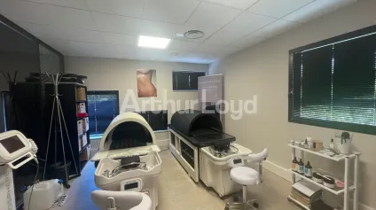 Bureaux à louer à Loos espaces aménagés et balcon proche de Lille - Offre immobilière - Arthur Loyd