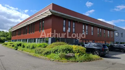Immeuble indépendant à louer à Wambrechies - Bureaux avec stockage, parkings privatifs et accès rapide métropole lilloise - Offre immobilière - Arthur Loyd