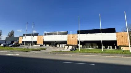 Au sein de la zone de la Pilaterie à Marcq en Baroeul, nous vous proposons à la location 3 cellules d'activité de 520 m2 environ. Chaque cellule dispose d'une partie entrepot, d'un espa... - Offre immobilière - Arthur Loyd