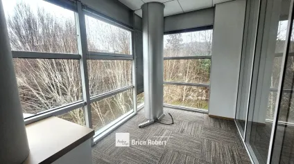Bureaux à louer à Lyon 9e quartier Vaise avec accueil et cafétéria commune - Offre immobilière - Arthur Loyd