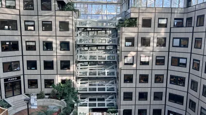 Bureaux à louer à Villeurbanne immeuble rénové avec rooftop panoramique - Offre immobilière - Arthur Loyd