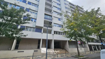 Bureaux à louer Lyon 6ème proche Part Dieu lumineux dans immeuble tertiaire - Offre immobilière - Arthur Loyd