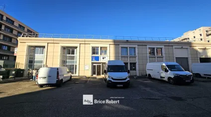 Location bureaux fonctionnels à Villeurbanne accessibilité optimale transports - Offre immobilière - Arthur Loyd