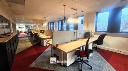 Location bureaux Villeurbanne environnement professionnel accès multimodal - Offre immobilière - Arthur Loyd