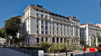 Bureaux à louer Lyon 6ème Brotteaux terrasse privative dans immeuble art déco - Offre immobilière - Arthur Loyd