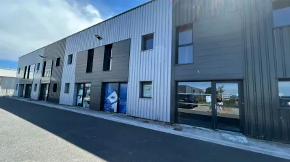 STOCKAGE - SHOWROOM - A LOUER GUERANDE VILLAJAMES 340 M2 - 170m2 - CELLULE - Offre immobilière - Arthur Loyd