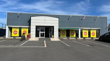 Location local commercial Saint-Brevin-les-Pins surface de vente de 477 m2 - Offre immobilière - Arthur Loyd