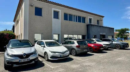 Locaux mixtes à LOUER sur SAINT VICTORET - Offre immobilière - Arthur Loyd