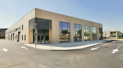Locaux mixtes récents à louer sur le POLE D'ACTIVITES D'AIX EN PROVENCE - Offre immobilière - Arthur Loyd