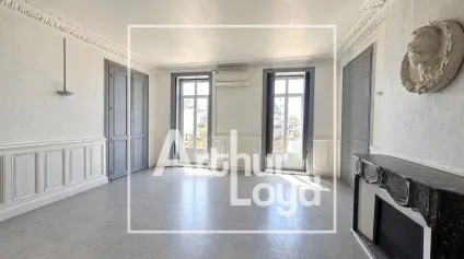 Bureaux à louer à Montpellier centre vue sur la place de la Comédie - Offre immobilière - Arthur Loyd
