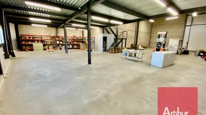 Local d'activité à louer à Valergues - 437 m2 disponibles - Offre immobilière - Arthur Loyd
