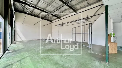 Local commercial à louer - Mauguio - Bureau et mezzanine - Offre immobilière - Arthur Loyd