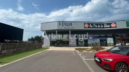 Location locaux commerciaux Berck surface 130 m2 zone Carrefour - Offre immobilière - Arthur Loyd