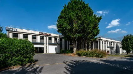 Bureaux à louer à Cergy site sécurisé 24h24 et parkings extérieurs - Offre immobilière - Arthur Loyd