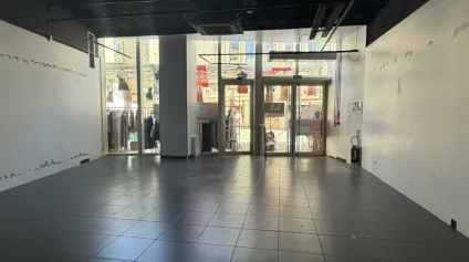 LOCAL COMMERCIAL À LOUER  EMPLACEMENT PREMIUM EN HYPERCENTRE DE POITIERS  641 M²  PLACE MARÉCHAL LECLERC - Offre immobilière - Arthur Loyd