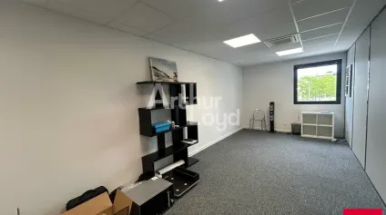 BLOIS - LOCATION BUREAUX DE 82,70 M² - ACCÈS A10 À 5 MN - Offre immobilière - Arthur Loyd