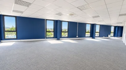 BUREAUX A VENDRE BENIFICIANT D'UNE LOCALISATION STRATEGIQUE ET D'UNE EXCELLENTE ACCESSIBILITÉ? - Offre immobilière - Arthur Loyd