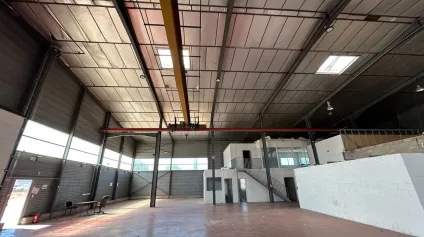 Entrepôts et bureaux à louer - 1200m2 - Perpignan - Offre immobilière - Arthur Loyd
