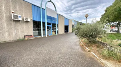 Local d'activités / comptoir commercial à louer - ZA Les Paluds - Gémenos - Offre immobilière - Arthur Loyd