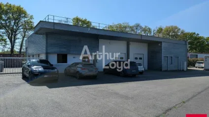 ST JACQUES DE LA LANDE - LOCAL D'ACTIVITE A LOUER - 500 M² - Offre immobilière - Arthur Loyd