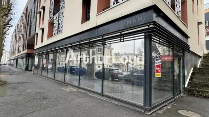 TOURS CENTRE LIMITE LA RICHE LOCAL COMMERCIAL 160 M² A VENDRE - INVESTISSEMENT - Offre immobilière - Arthur Loyd