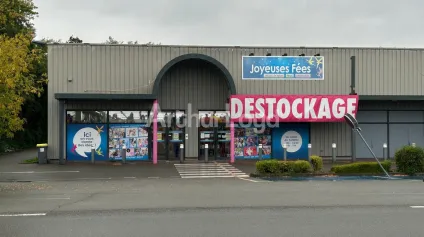 Vente local commercial Lys-lez-Lannoy visibilité dans zone commerciale - Offre immobilière - Arthur Loyd