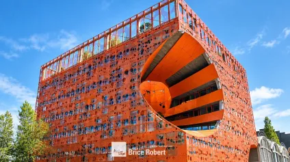 Location bureaux à Lyon Confluence avec terrasse et architecture contemporaine - Offre immobilière - Arthur Loyd