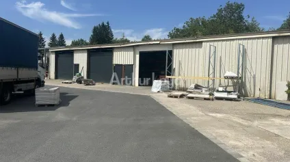 LOCAL D'ACTIVITE - ENTREPOT à LOUER de 400 m² - Offre immobilière - Arthur Loyd