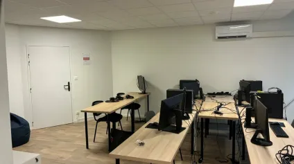 LA ROCHE-SUR-YON  BUREAUX À LA LOCATION - Offre immobilière - Arthur Loyd