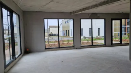 LA CHAUSSÉE SAINT VICTOR - LOCATION LOCAL COMMERCIAL DE 46,78 M² - AXE TRÈS PASSANT - Offre immobilière - Arthur Loyd