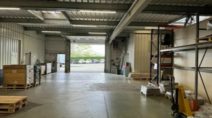 SAINT CYR SUR LOIRE LOCAL D'ACTIVITE A VENDRE 1800 M² TERRAIN CLOS 6100 M² - Offre immobilière - Arthur Loyd