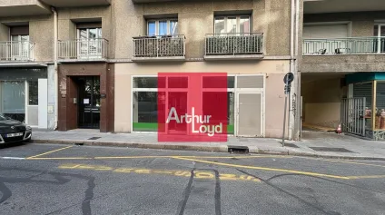 LOCAL COMMERCIAL À VENDRE - 63 M² - PROCHE PLACE GUSTAVE RIVET - Offre immobilière - Arthur Loyd