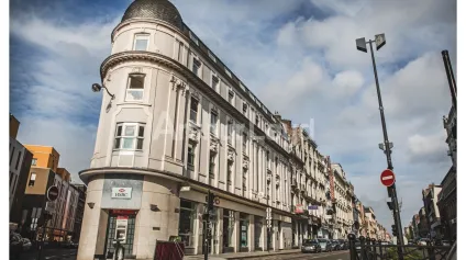 Bureaux à vendre ou à louer à Roubaix - Emplacement stratégique proche transports et métro - Offre immobilière - Arthur Loyd