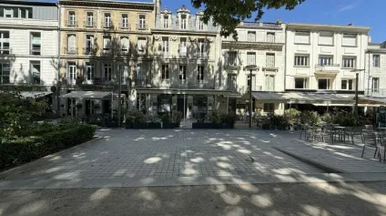 BÂTIMENT COMMERCIAL AVEC TERRASSE EXCEPTIONNELLE SUR LA BRÈCHE ! - Offre immobilière - Arthur Loyd