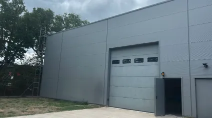 LOUER - ENTREPOT - LOCAL - PROFESSIONNEL - ORVAULT - 260 M2 - Offre immobilière - Arthur Loyd