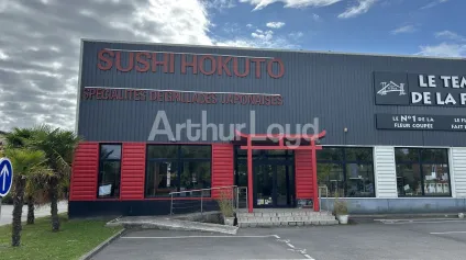 Location local commercial à Bruay-la-Buissière 400 m² rénové avec parking - Offre immobilière - Arthur Loyd