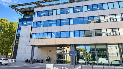 Bureaux à louer Lyon 7ème atrium central et bureaux lumineux modulables - Offre immobilière - Arthur Loyd