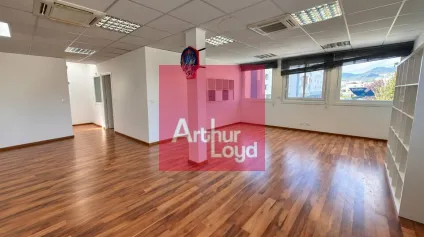CLERMONT-FERRAND A VENDRE IMMEUBLE 316 M² - BUREAUX et RESERVE AVENUE EDOUARD MICHELIN - Offre immobilière - Arthur Loyd